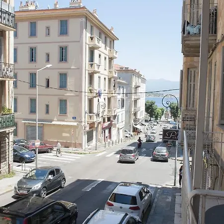 Du Palais Αζάτσιο